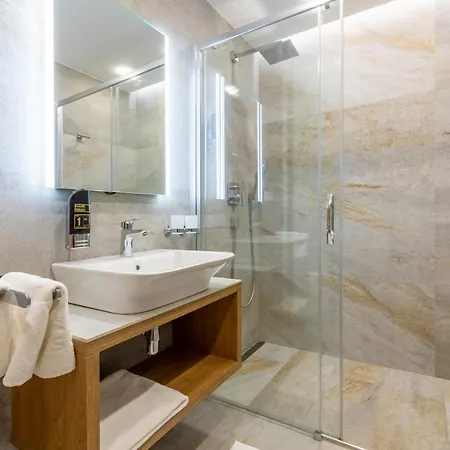 Aplend Aparthotel 3*